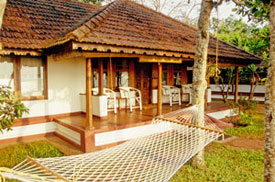 19B 6848 Pool Villa, Coconut Lagoon Resort, Kerala, India. © ADAMS / HANSEN STOCK PHOTOS